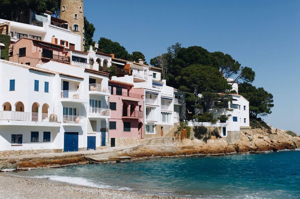 Costa Meno hotels in Spain