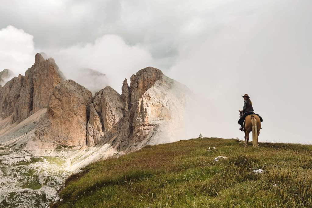 travel the dolomites on horseback