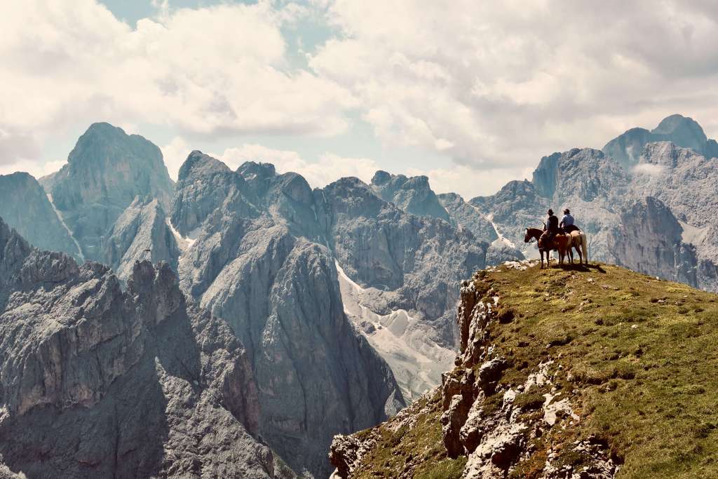 travel the dolomites on horseback